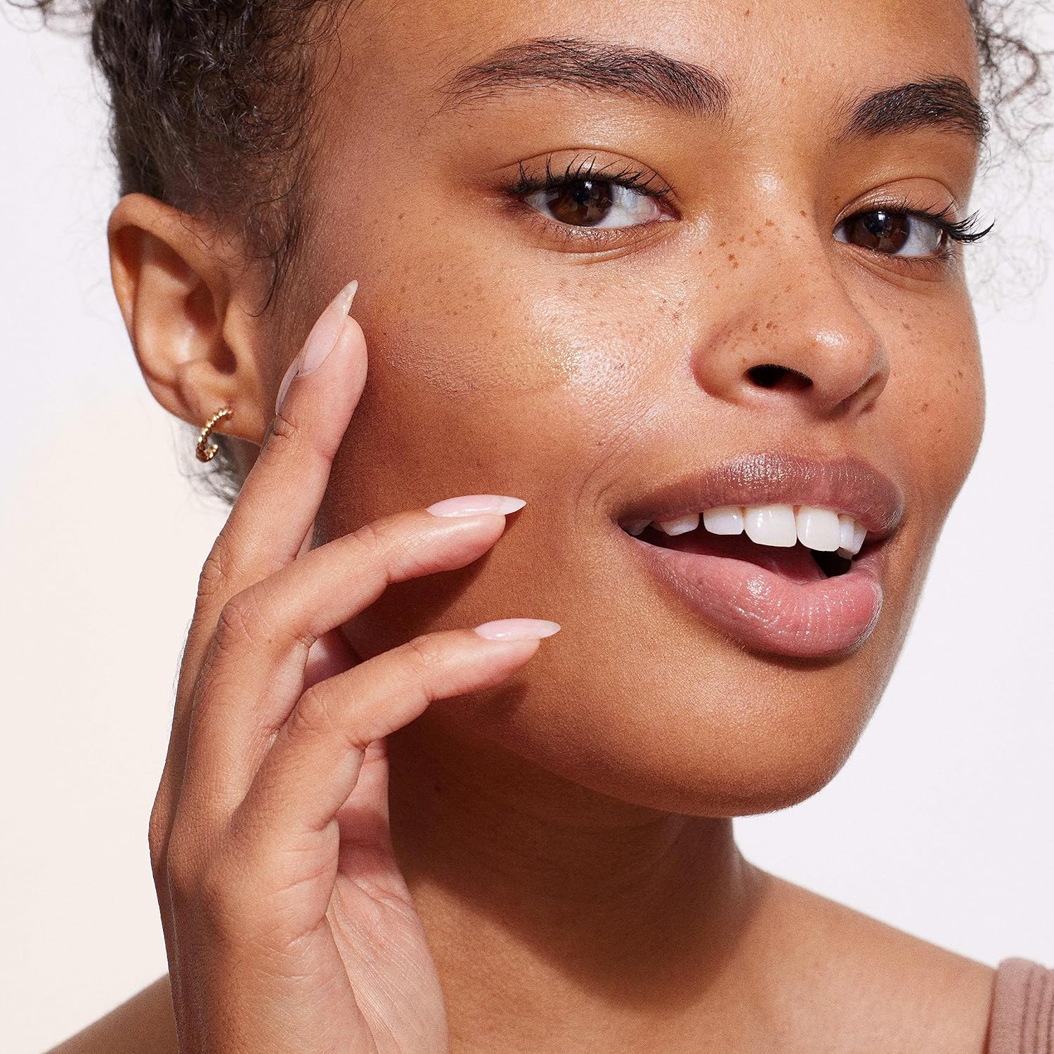 Neutrogena Purescreen+ Tinted Sunscreen for Face with SPF 30, Broad Spectrum Mineral Sunscreen with Zinc Oxide and Vitamin E, Water Resistant, Fragrance Free, Medium Deep, 1.1 fl oz - Image 6